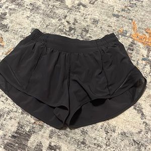 Lululemon hotty hots 2.5 inch